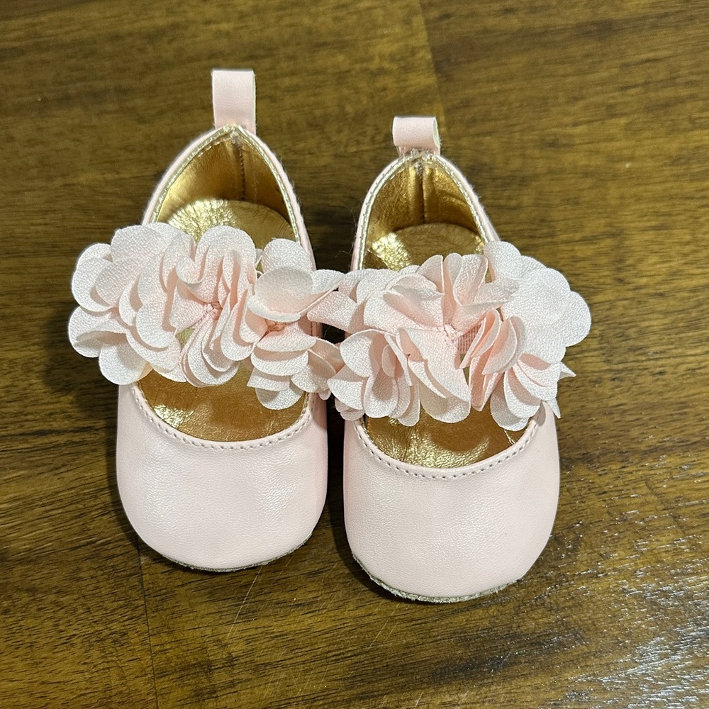 Old Navy Pink Floral Dress Shoes Ballet Flats for Kids size 3-6 months
